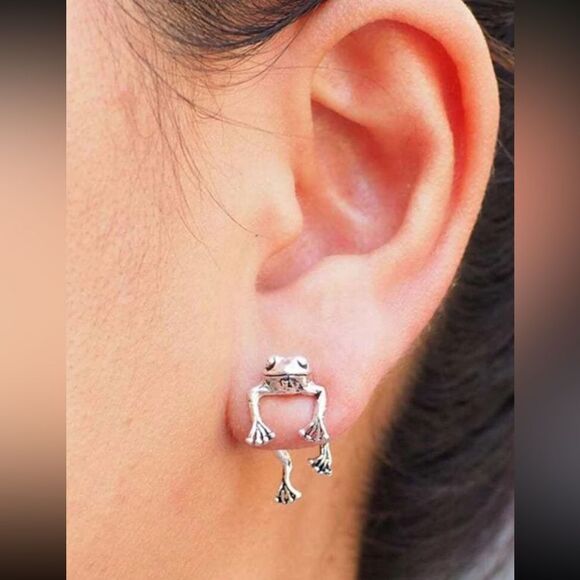 Free People Jewelry - Bohemian frog earrings N612